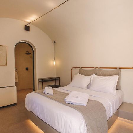 Utopia Villas Santorini คาร์เทราดอส ภายนอก รูปภาพ