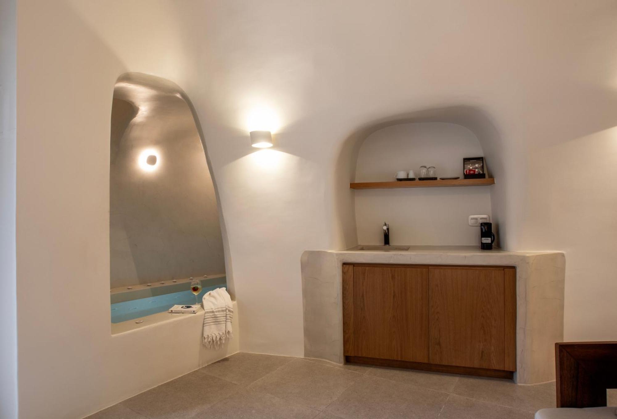 Utopia Villas Santorini คาร์เทราดอส ภายนอก รูปภาพ