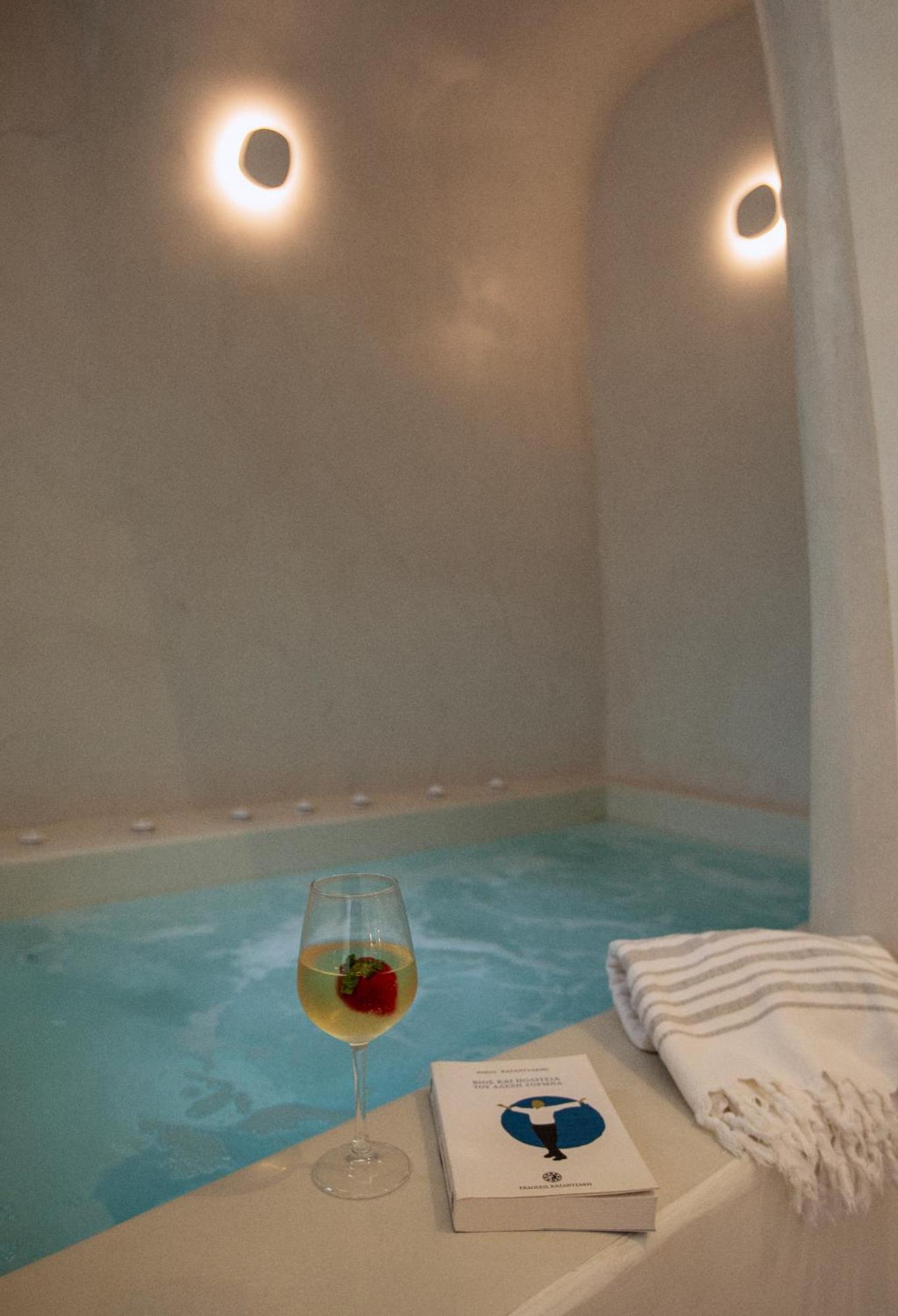 Utopia Villas Santorini คาร์เทราดอส ภายนอก รูปภาพ